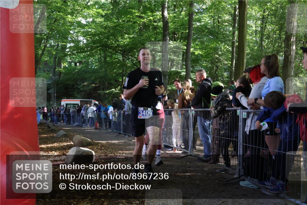 28.09.2025 - 33. Volkslauf durch das schöne Alstertal Strokosch-Dieckow http://msf.ph/oto/8967236 28.09.2025 11:40:47 Ziel 3238, 3409 meine-sportfotos.de
