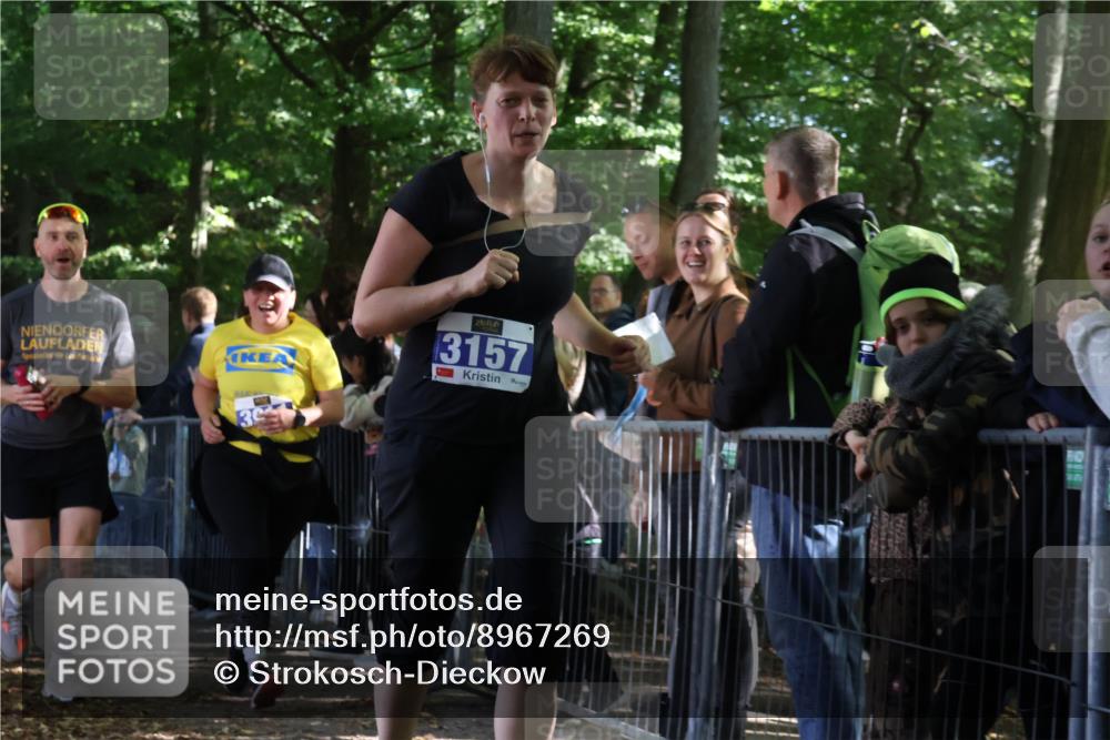 28.09.2025 - 33. Volkslauf durch das schöne Alstertal Strokosch-Dieckow http://msf.ph/oto/8967269 28.09.2025 11:41:00 Ziel 3057, 3058, 3157, 3911 meine-sportfotos.de