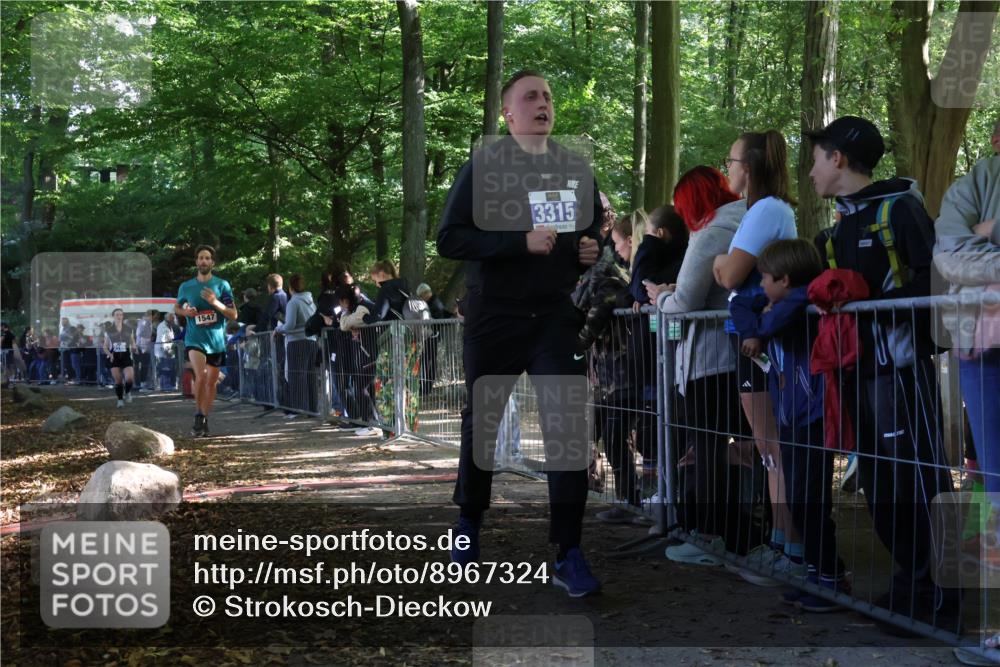 28.09.2025 - 33. Volkslauf durch das schöne Alstertal Strokosch-Dieckow http://msf.ph/oto/8967324 28.09.2025 11:41:27 Ziel 1547, 3195, 3315 meine-sportfotos.de