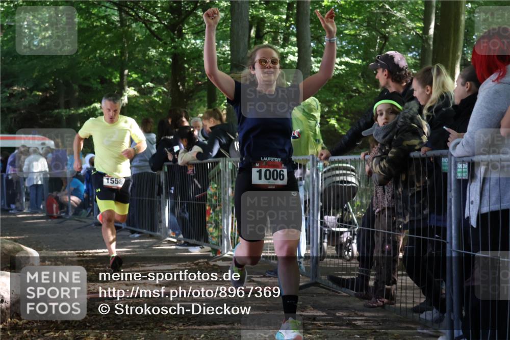 28.09.2025 - 33. Volkslauf durch das schöne Alstertal Strokosch-Dieckow http://msf.ph/oto/8967369 28.09.2025 11:41:50 Ziel 1006, 1558, 1801, 3047, 3253, 3269 meine-sportfotos.de