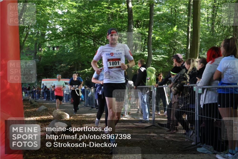 28.09.2025 - 33. Volkslauf durch das schöne Alstertal Strokosch-Dieckow http://msf.ph/oto/8967398 28.09.2025 11:41:58 Ziel 1584, 1766, 1801, 3028, 3047, 3253, 3269 meine-sportfotos.de