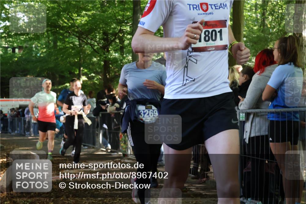 28.09.2025 - 33. Volkslauf durch das schöne Alstertal Strokosch-Dieckow http://msf.ph/oto/8967402 28.09.2025 11:41:59 Ziel 1584, 1766, 1801, 3028, 3047, 3269 meine-sportfotos.de
