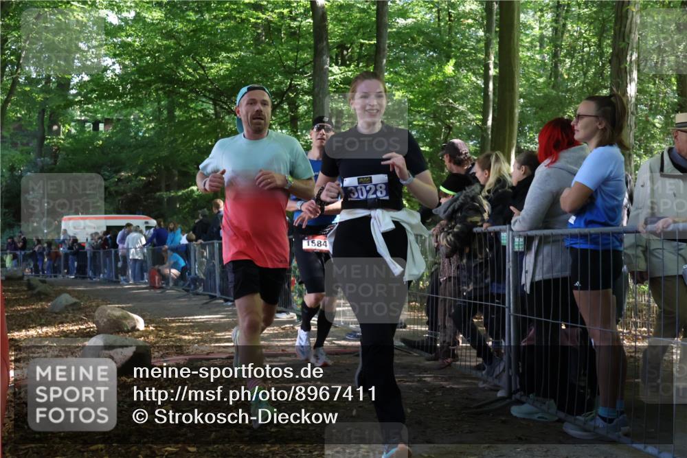 28.09.2025 - 33. Volkslauf durch das schöne Alstertal Strokosch-Dieckow http://msf.ph/oto/8967411 28.09.2025 11:42:01 Ziel 1545, 1584, 1766, 3028 meine-sportfotos.de