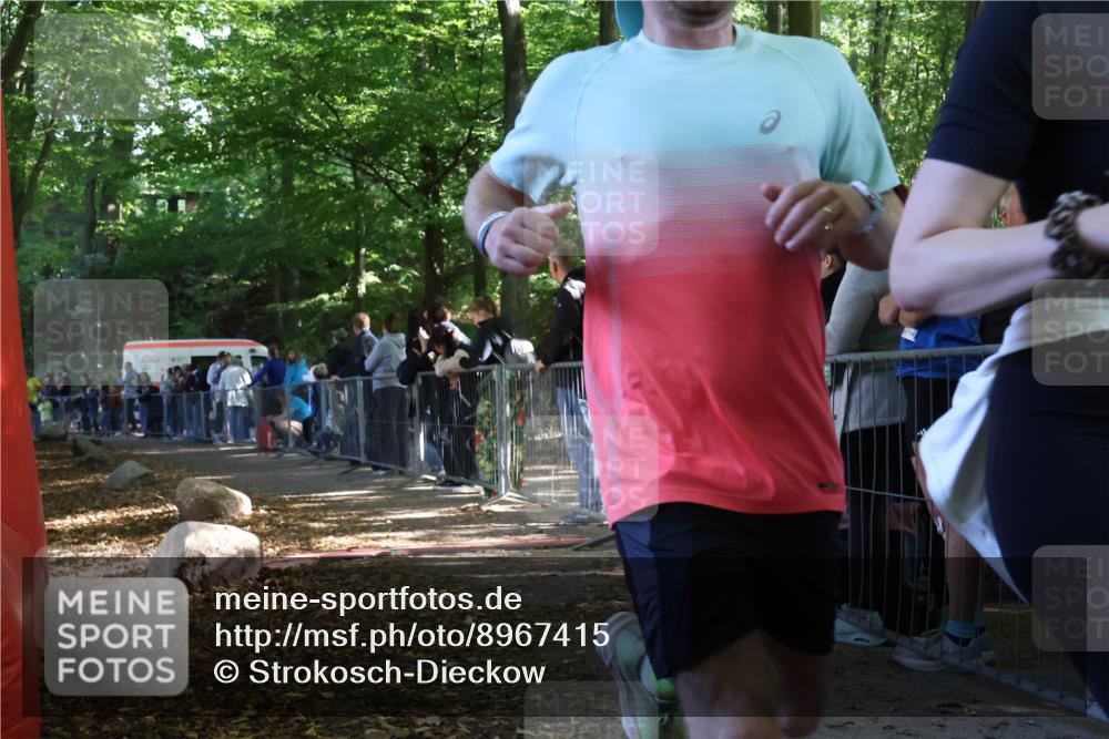 28.09.2025 - 33. Volkslauf durch das schöne Alstertal Strokosch-Dieckow http://msf.ph/oto/8967415 28.09.2025 11:42:02 Ziel 1545, 1584, 1766, 3028 meine-sportfotos.de