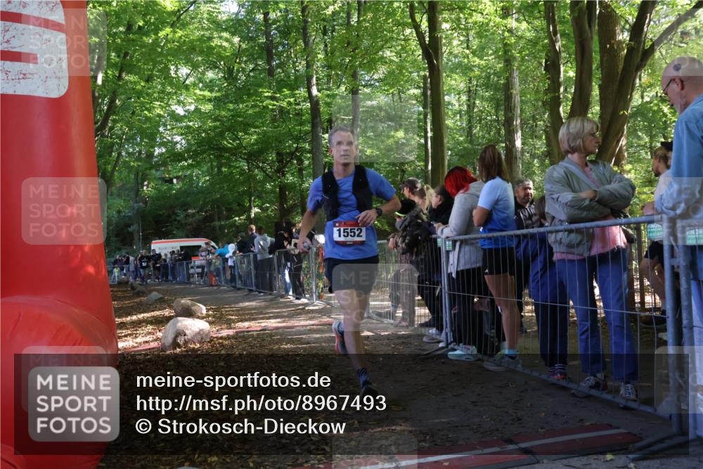 28.09.2025 - 33. Volkslauf durch das schöne Alstertal Strokosch-Dieckow http://msf.ph/oto/8967493 28.09.2025 11:42:46 Ziel 1552, 1630, 3398 meine-sportfotos.de
