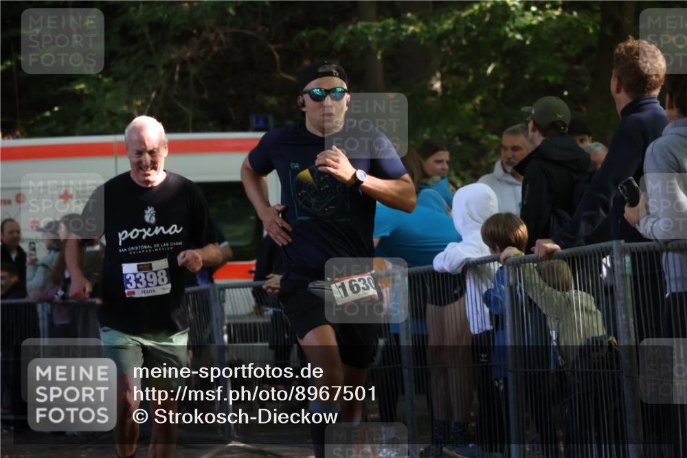 28.09.2025 - 33. Volkslauf durch das schöne Alstertal Strokosch-Dieckow http://msf.ph/oto/8967501 28.09.2025 11:42:50 Ziel 1630, 3398 meine-sportfotos.de