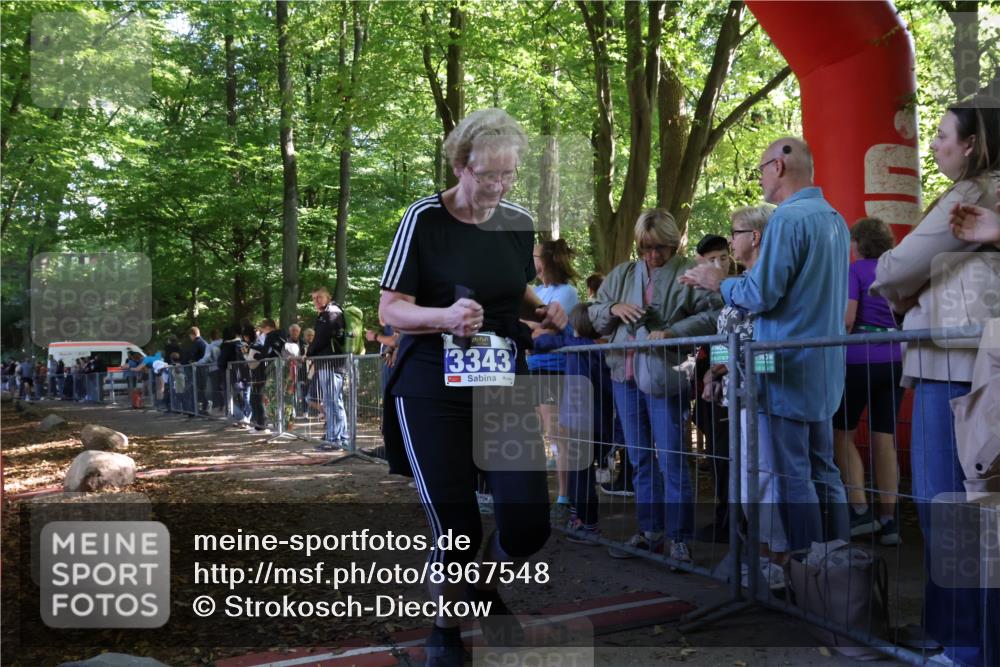 28.09.2025 - 33. Volkslauf durch das schöne Alstertal Strokosch-Dieckow http://msf.ph/oto/8967548 28.09.2025 11:43:01 Ziel 1562, 3343 meine-sportfotos.de