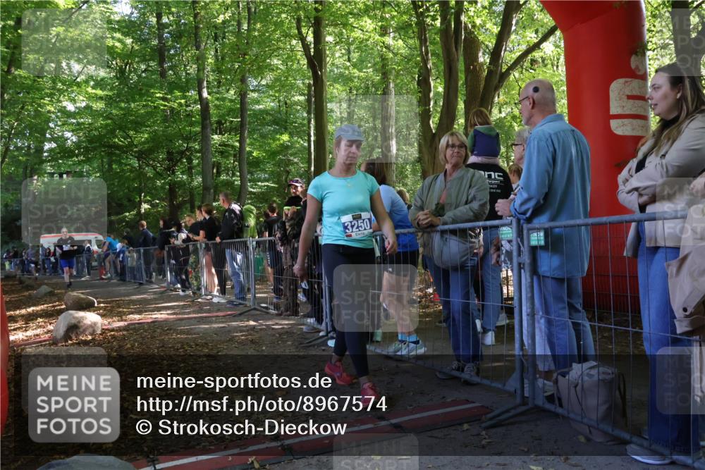 28.09.2025 - 33. Volkslauf durch das schöne Alstertal Strokosch-Dieckow http://msf.ph/oto/8967574 28.09.2025 11:43:33 Ziel 1536, 3284 meine-sportfotos.de