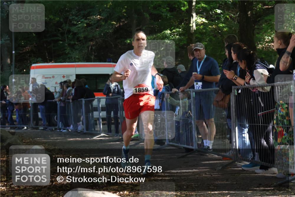 28.09.2025 - 33. Volkslauf durch das schöne Alstertal Strokosch-Dieckow http://msf.ph/oto/8967598 28.09.2025 11:43:47 Ziel 1859 meine-sportfotos.de