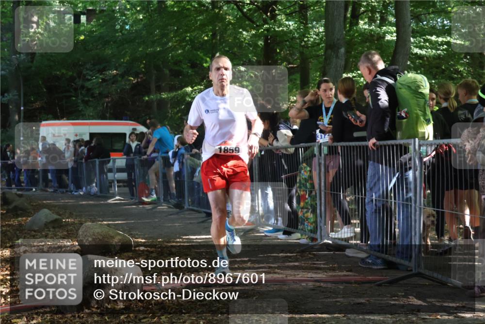 28.09.2025 - 33. Volkslauf durch das schöne Alstertal Strokosch-Dieckow http://msf.ph/oto/8967601 28.09.2025 11:43:48 Ziel 1859 meine-sportfotos.de