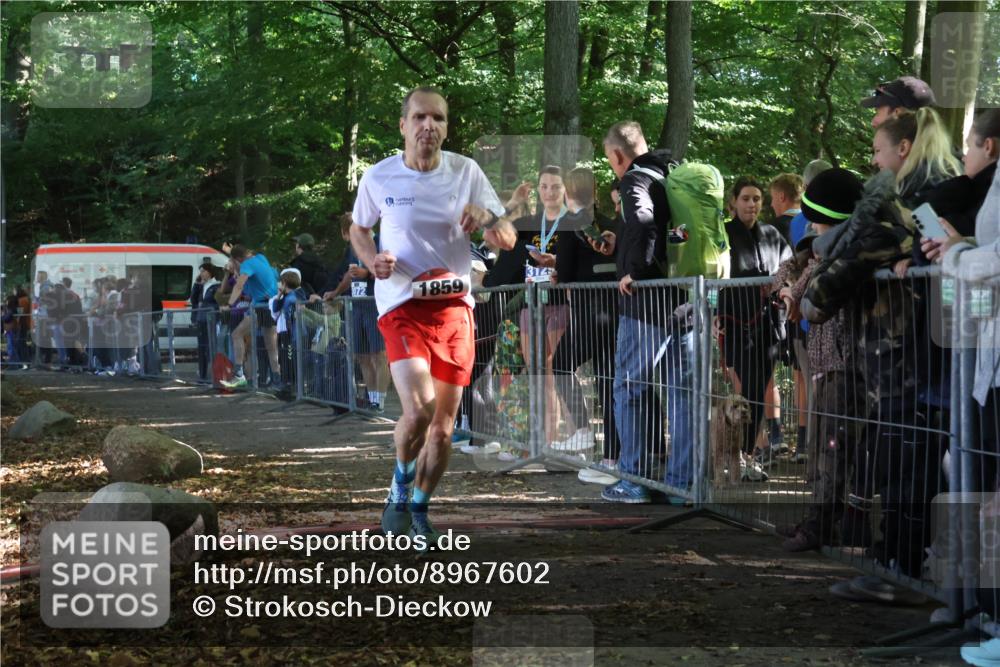 28.09.2025 - 33. Volkslauf durch das schöne Alstertal Strokosch-Dieckow http://msf.ph/oto/8967602 28.09.2025 11:43:49 Ziel 1859 meine-sportfotos.de