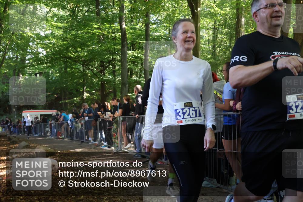 28.09.2025 - 33. Volkslauf durch das schöne Alstertal Strokosch-Dieckow http://msf.ph/oto/8967613 28.09.2025 11:44:02 Ziel 1597, 3267, 3268, 3323 meine-sportfotos.de