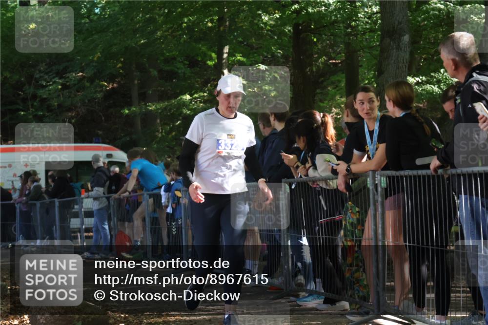 28.09.2025 - 33. Volkslauf durch das schöne Alstertal Strokosch-Dieckow http://msf.ph/oto/8967615 28.09.2025 11:44:08 Ziel 3323 meine-sportfotos.de