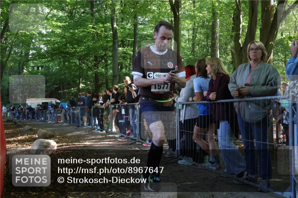 28.09.2025 - 33. Volkslauf durch das schöne Alstertal Strokosch-Dieckow http://msf.ph/oto/8967647 28.09.2025 11:44:32 Ziel 1569, 1577 meine-sportfotos.de