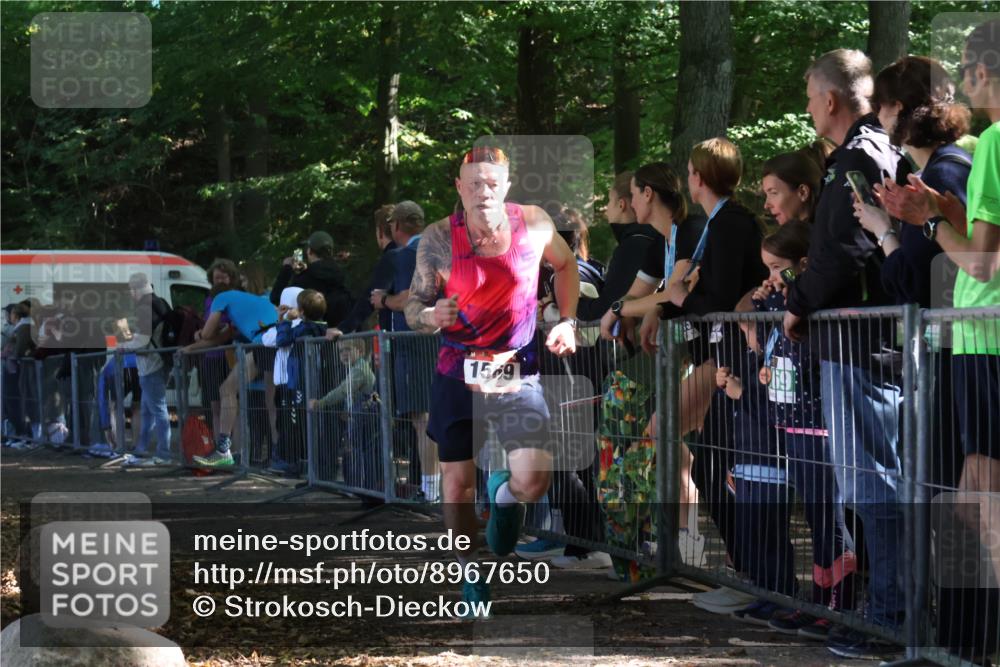 28.09.2025 - 33. Volkslauf durch das schöne Alstertal Strokosch-Dieckow http://msf.ph/oto/8967650 28.09.2025 11:44:39 Ziel 1569, 2408 meine-sportfotos.de