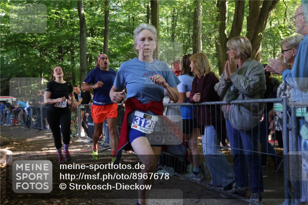 28.09.2025 - 33. Volkslauf durch das schöne Alstertal Strokosch-Dieckow http://msf.ph/oto/8967678 28.09.2025 11:44:59 Ziel 1576, 1586, 3126, 3370 meine-sportfotos.de