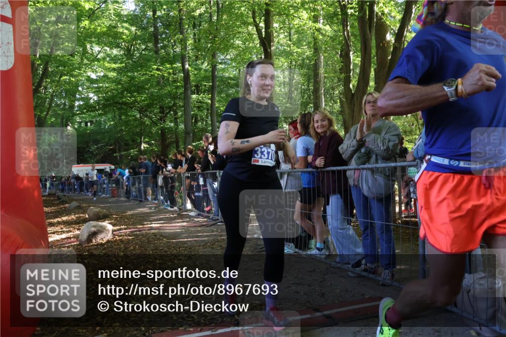 28.09.2025 - 33. Volkslauf durch das schöne Alstertal Strokosch-Dieckow http://msf.ph/oto/8967693 28.09.2025 11:45:01 Ziel 1586 meine-sportfotos.de