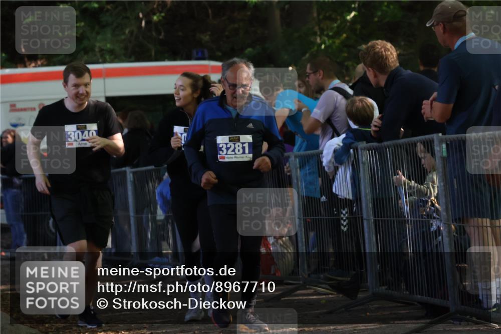 28.09.2025 - 33. Volkslauf durch das schöne Alstertal Strokosch-Dieckow http://msf.ph/oto/8967710 28.09.2025 11:45:18 Ziel 3040, 3087, 3281 meine-sportfotos.de