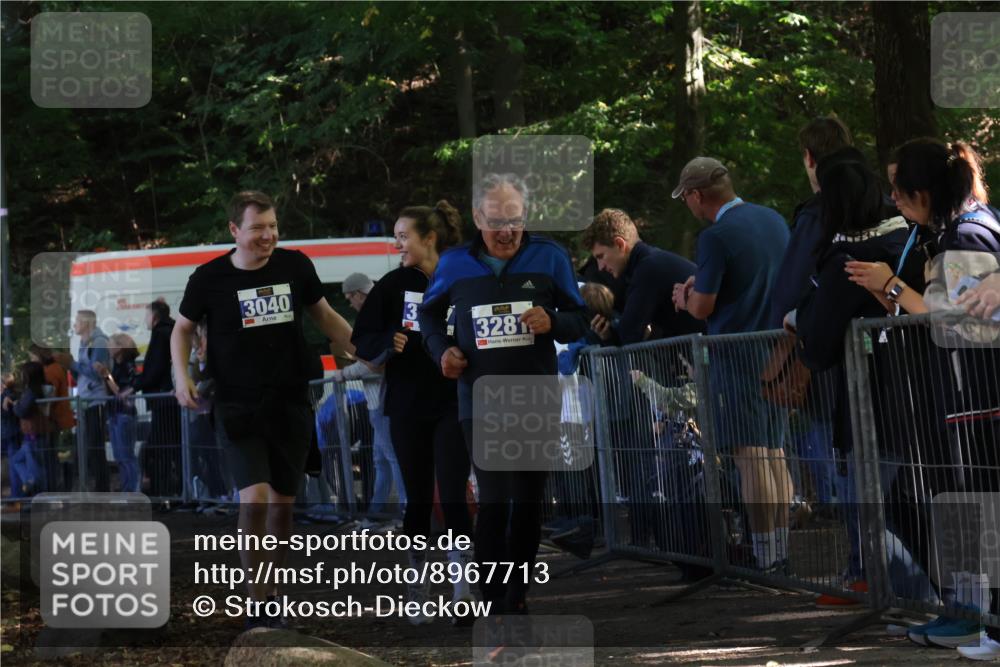 28.09.2025 - 33. Volkslauf durch das schöne Alstertal Strokosch-Dieckow http://msf.ph/oto/8967713 28.09.2025 11:45:19 Ziel 3040, 3087, 3281 meine-sportfotos.de