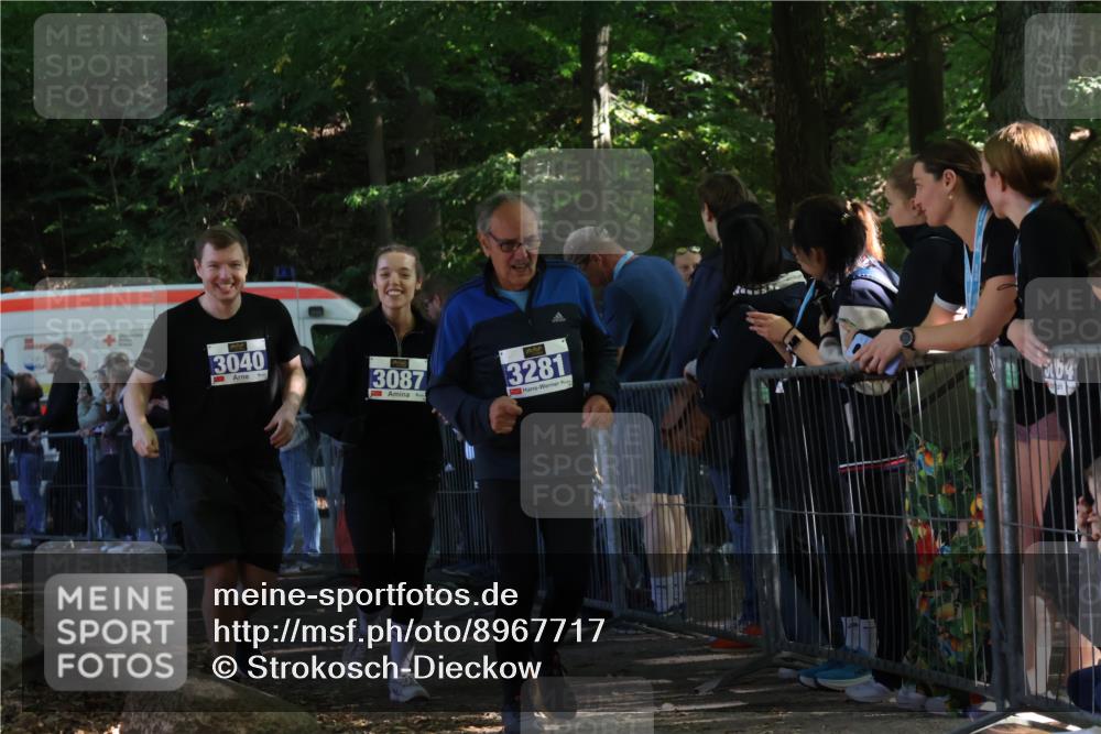 28.09.2025 - 33. Volkslauf durch das schöne Alstertal Strokosch-Dieckow http://msf.ph/oto/8967717 28.09.2025 11:45:20 Ziel 3040, 3087, 3281 meine-sportfotos.de
