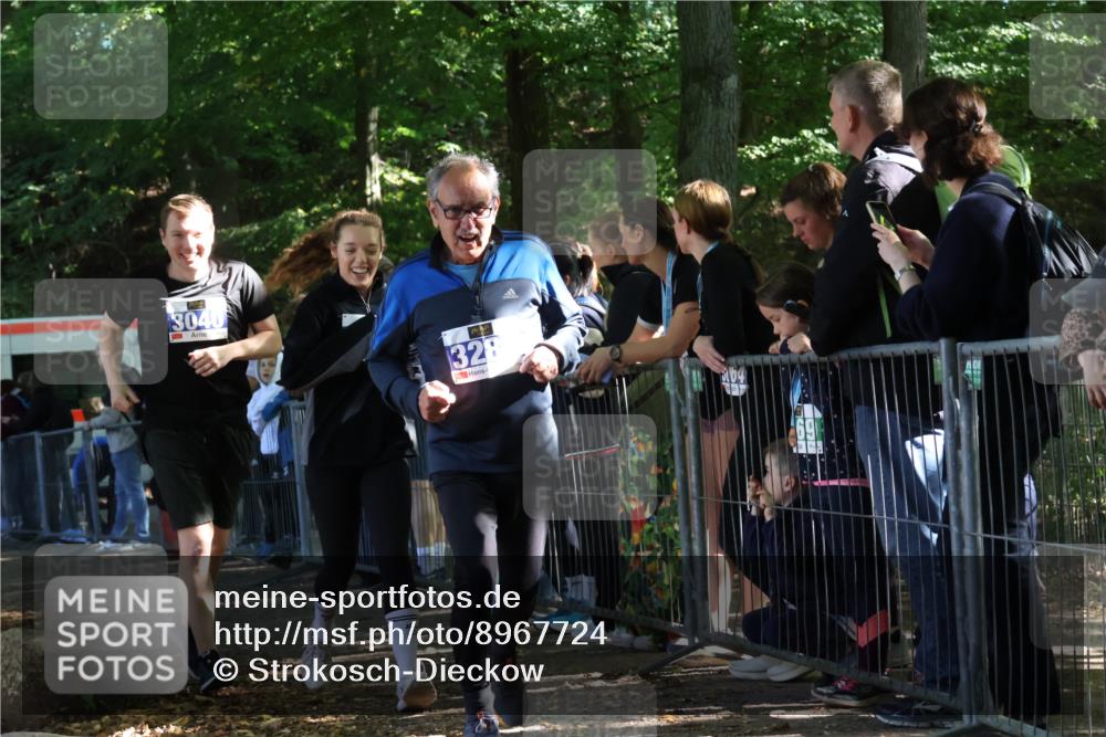 28.09.2025 - 33. Volkslauf durch das schöne Alstertal Strokosch-Dieckow http://msf.ph/oto/8967724 28.09.2025 11:45:22 Ziel 3040, 3087, 3281, 3289 meine-sportfotos.de