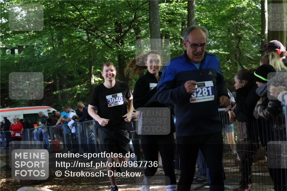 28.09.2025 - 33. Volkslauf durch das schöne Alstertal Strokosch-Dieckow http://msf.ph/oto/8967736 28.09.2025 11:45:23 Ziel 3040, 3087, 3281, 3289 meine-sportfotos.de