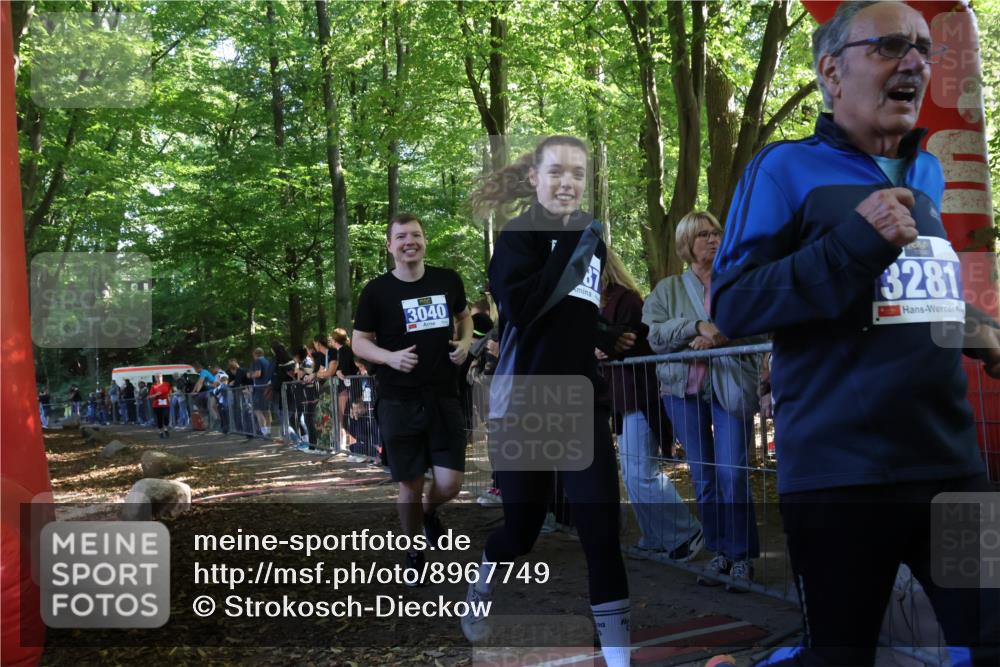 28.09.2025 - 33. Volkslauf durch das schöne Alstertal Strokosch-Dieckow http://msf.ph/oto/8967749 28.09.2025 11:45:25 Ziel 3040, 3289 meine-sportfotos.de