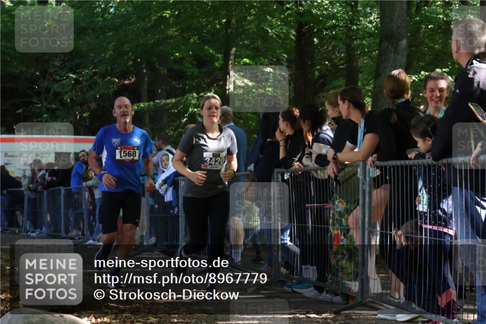28.09.2025 - 33. Volkslauf durch das schöne Alstertal Strokosch-Dieckow http://msf.ph/oto/8967779 28.09.2025 11:45:41 Ziel 1568, 3420 meine-sportfotos.de