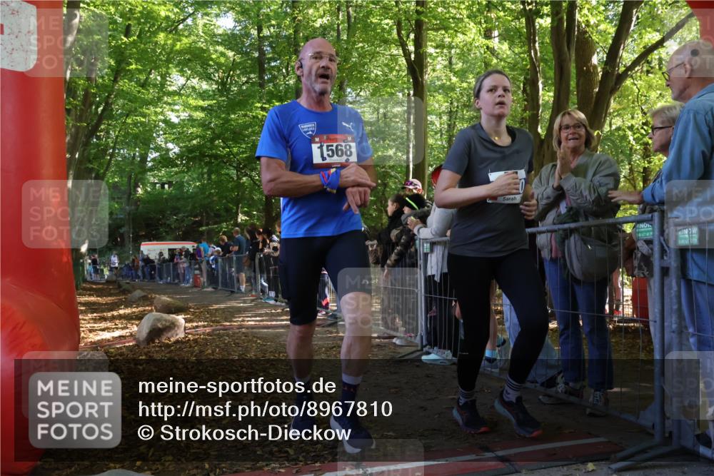 28.09.2025 - 33. Volkslauf durch das schöne Alstertal Strokosch-Dieckow http://msf.ph/oto/8967810 28.09.2025 11:45:45 Ziel 1568, 1574 meine-sportfotos.de