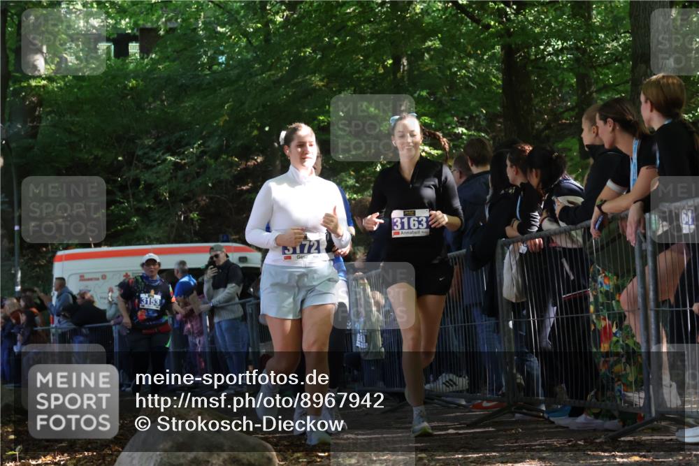28.09.2025 - 33. Volkslauf durch das schöne Alstertal Strokosch-Dieckow http://msf.ph/oto/8967942 28.09.2025 11:46:38 Ziel 2455, 3153, 3162, 3163, 3172 meine-sportfotos.de