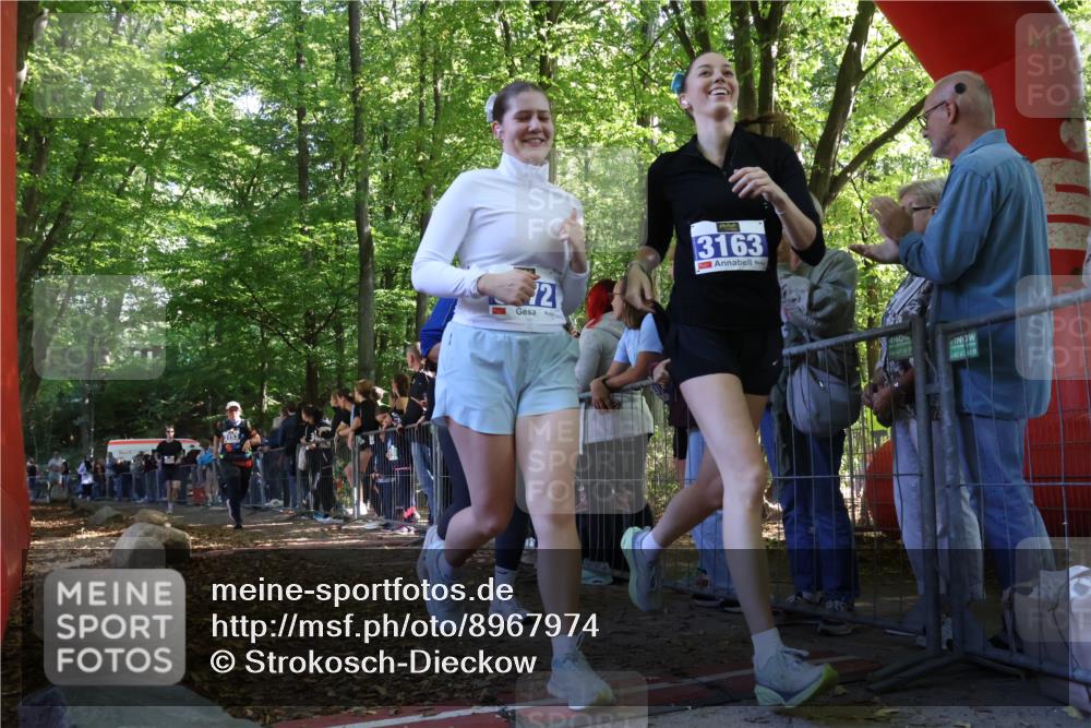 28.09.2025 - 33. Volkslauf durch das schöne Alstertal Strokosch-Dieckow http://msf.ph/oto/8967974 28.09.2025 11:46:42 Ziel 1802, 2455, 3153, 3162 meine-sportfotos.de