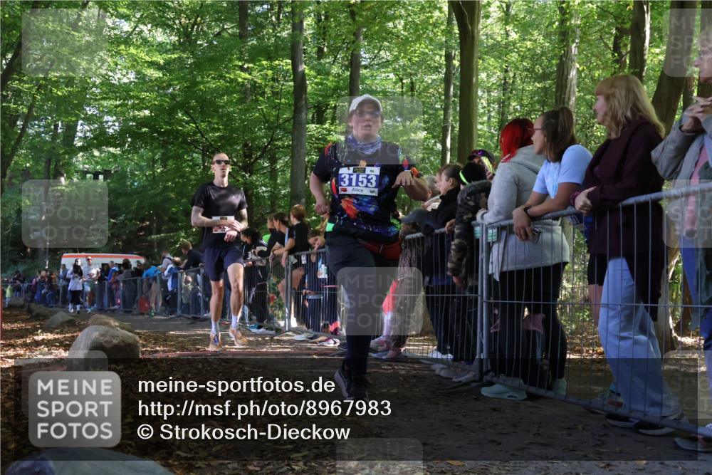28.09.2025 - 33. Volkslauf durch das schöne Alstertal Strokosch-Dieckow http://msf.ph/oto/8967983 28.09.2025 11:46:45 Ziel 1802, 2455, 3153, 3901 meine-sportfotos.de