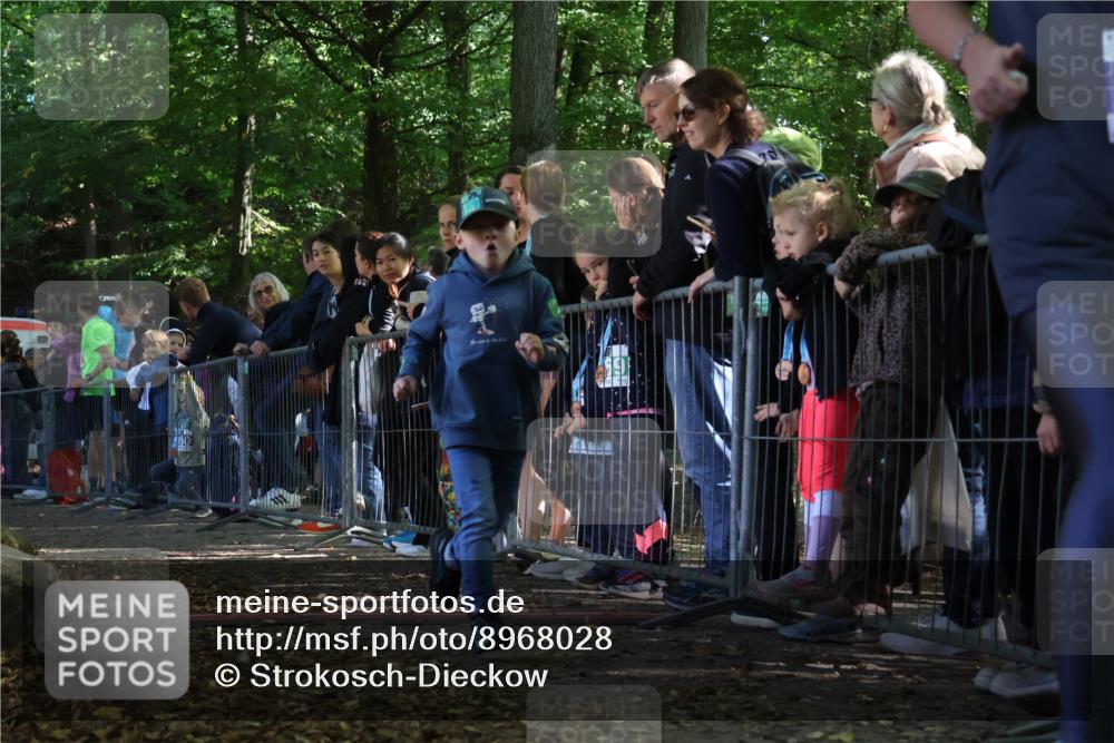 28.09.2025 - 33. Volkslauf durch das schöne Alstertal Strokosch-Dieckow http://msf.ph/oto/8968028 28.09.2025 11:47:05 Ziel 3158 meine-sportfotos.de