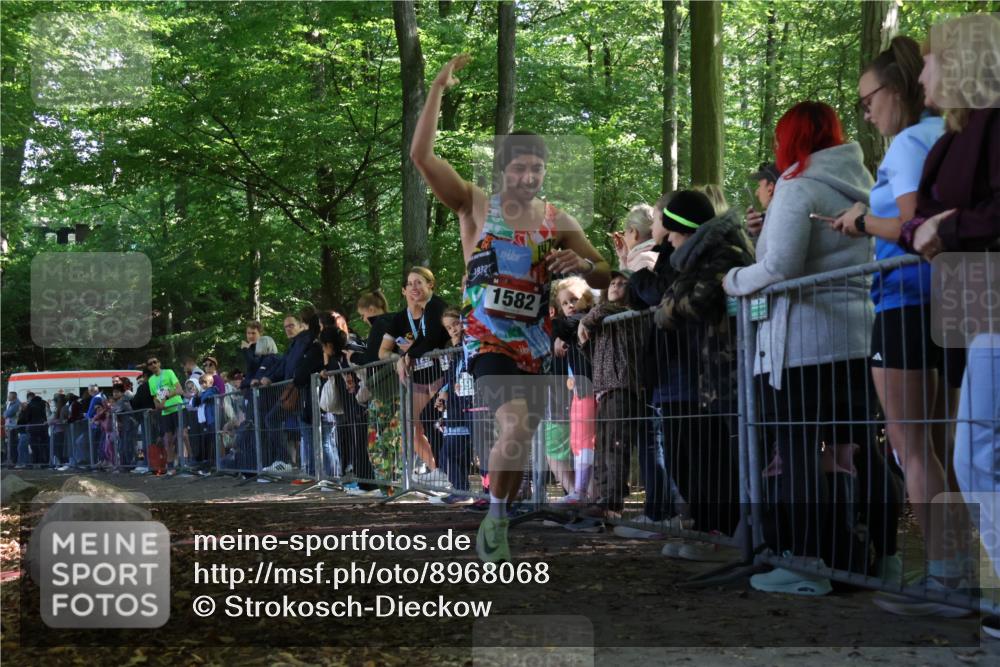 28.09.2025 - 33. Volkslauf durch das schöne Alstertal Strokosch-Dieckow http://msf.ph/oto/8968068 28.09.2025 11:47:33 Ziel 1582 meine-sportfotos.de
