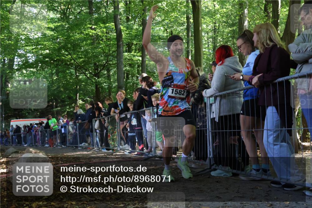 28.09.2025 - 33. Volkslauf durch das schöne Alstertal Strokosch-Dieckow http://msf.ph/oto/8968071 28.09.2025 11:47:34 Ziel 1582 meine-sportfotos.de