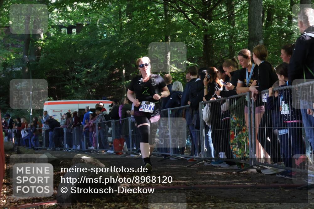 28.09.2025 - 33. Volkslauf durch das schöne Alstertal Strokosch-Dieckow http://msf.ph/oto/8968120 28.09.2025 11:48:23 Ziel 1592, 1774, 3077 meine-sportfotos.de
