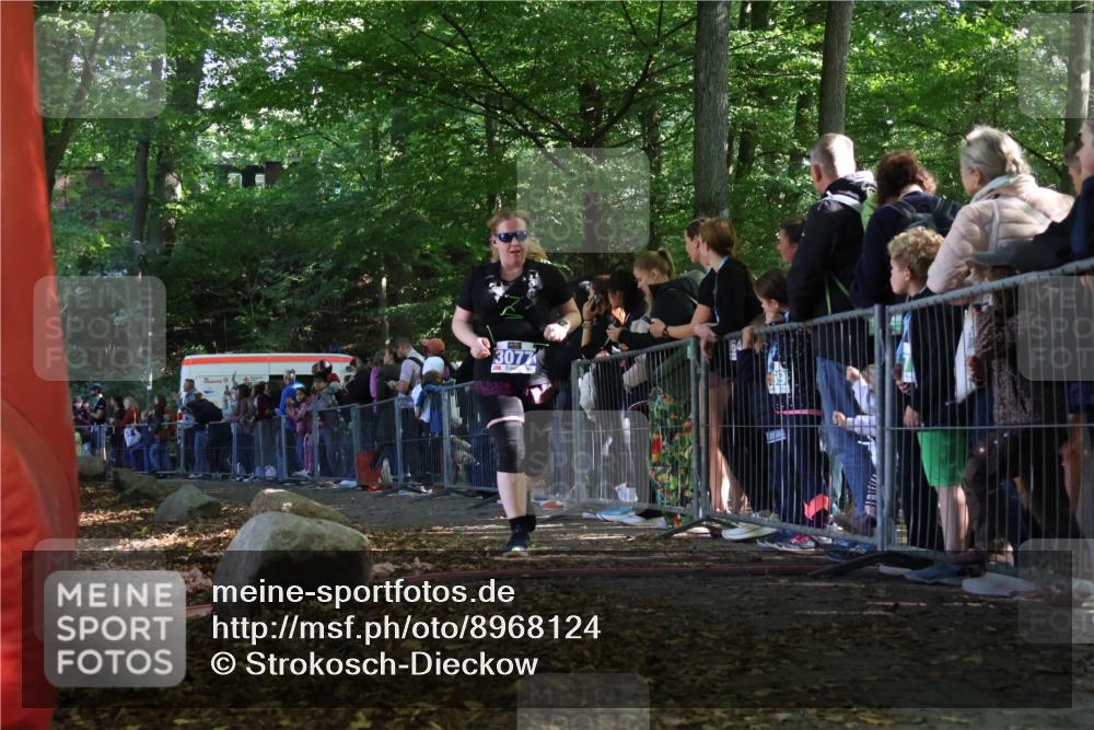 28.09.2025 - 33. Volkslauf durch das schöne Alstertal Strokosch-Dieckow http://msf.ph/oto/8968124 28.09.2025 11:48:24 Ziel 1592, 1774, 3077 meine-sportfotos.de