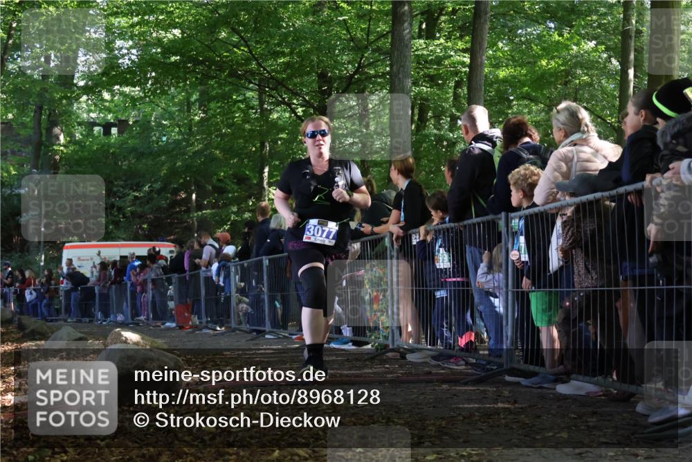 28.09.2025 - 33. Volkslauf durch das schöne Alstertal Strokosch-Dieckow http://msf.ph/oto/8968128 28.09.2025 11:48:24 Ziel 1592, 1774, 3077 meine-sportfotos.de
