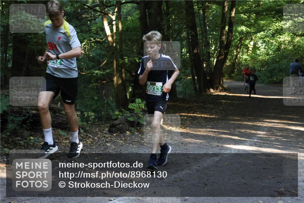 28.09.2025 - 33. Volkslauf durch das schöne Alstertal Strokosch-Dieckow http://msf.ph/oto/8968130 28.09.2025 10:53:55 Laufen 42, 4033 meine-sportfotos.de
