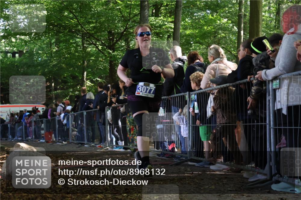 28.09.2025 - 33. Volkslauf durch das schöne Alstertal Strokosch-Dieckow http://msf.ph/oto/8968132 28.09.2025 11:48:25 Ziel 1592, 1774, 3077 meine-sportfotos.de