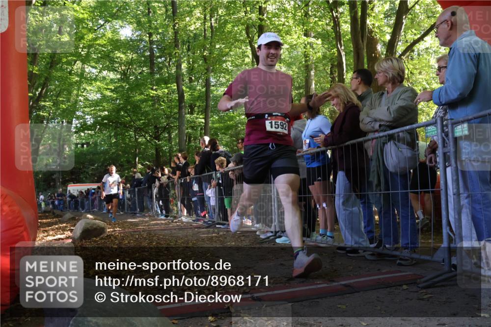 28.09.2025 - 33. Volkslauf durch das schöne Alstertal Strokosch-Dieckow http://msf.ph/oto/8968171 28.09.2025 11:48:33 Ziel 1559, 1592, 1774, 2229 meine-sportfotos.de