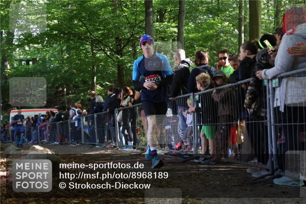28.09.2025 - 33. Volkslauf durch das schöne Alstertal Strokosch-Dieckow http://msf.ph/oto/8968189 28.09.2025 11:48:36 Ziel 1559, 1560, 1590, 2229 meine-sportfotos.de