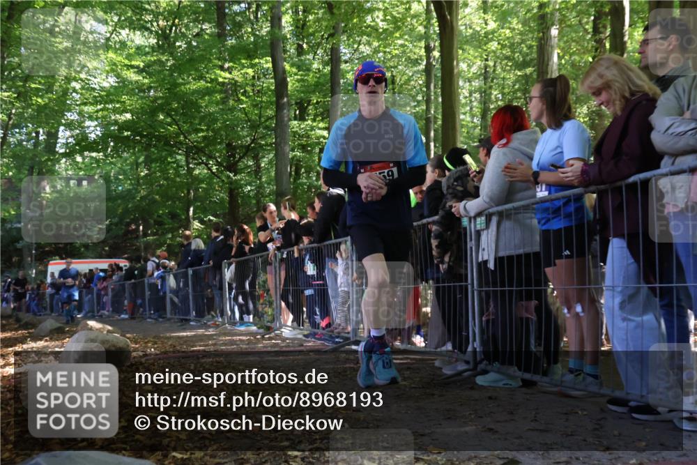 28.09.2025 - 33. Volkslauf durch das schöne Alstertal Strokosch-Dieckow http://msf.ph/oto/8968193 28.09.2025 11:48:36 Ziel 1559, 1560, 1590, 2229 meine-sportfotos.de