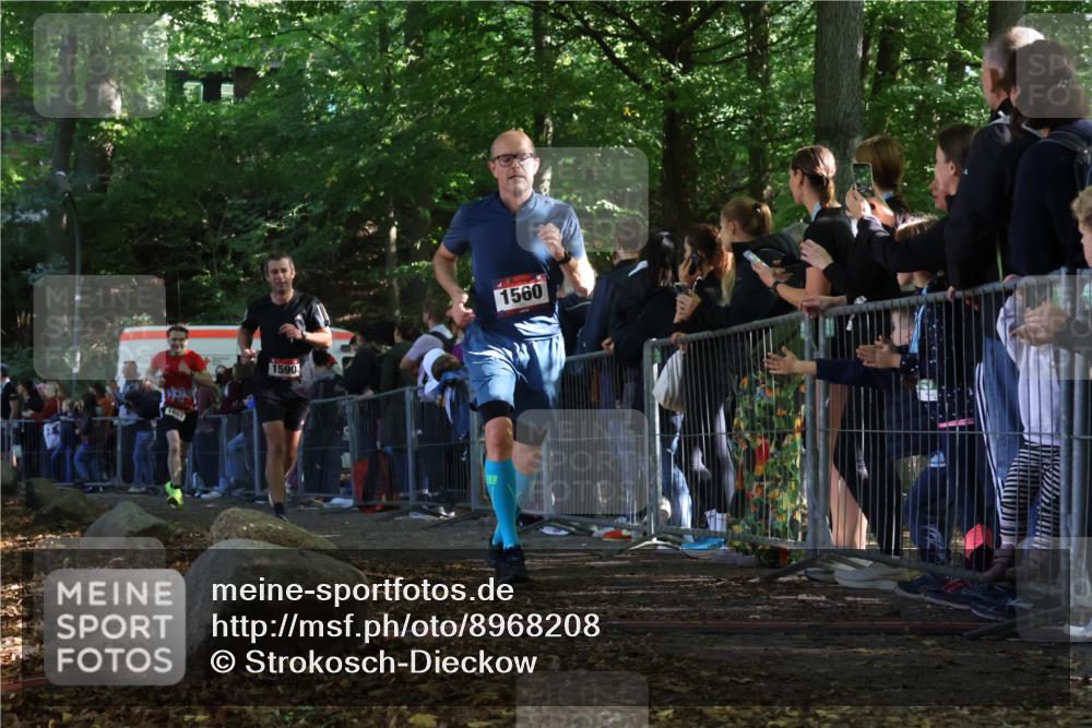 28.09.2025 - 33. Volkslauf durch das schöne Alstertal Strokosch-Dieckow http://msf.ph/oto/8968208 28.09.2025 11:48:41 Ziel 1560, 1590, 1607 meine-sportfotos.de