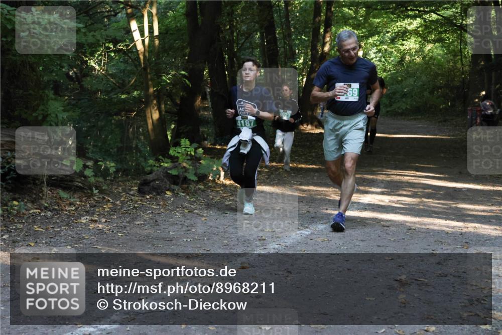 28.09.2025 - 33. Volkslauf durch das schöne Alstertal Strokosch-Dieckow http://msf.ph/oto/8968211 28.09.2025 10:55:17 Laufen 4187, 69 meine-sportfotos.de