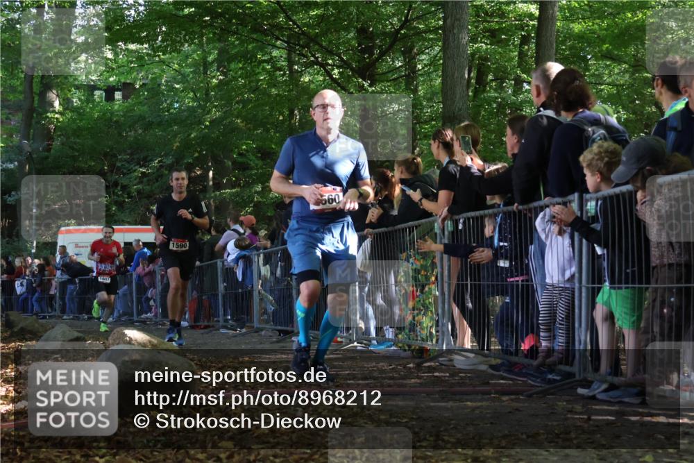 28.09.2025 - 33. Volkslauf durch das schöne Alstertal Strokosch-Dieckow http://msf.ph/oto/8968212 28.09.2025 11:48:42 Ziel 1123, 1560, 1590, 1607 meine-sportfotos.de