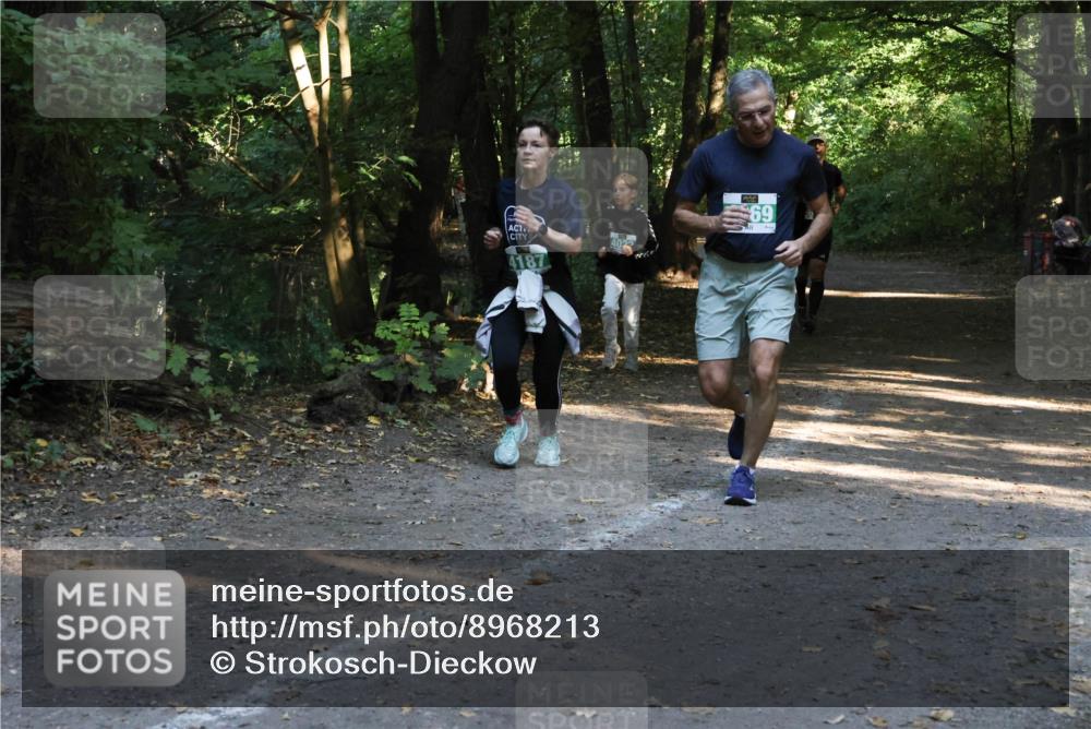 28.09.2025 - 33. Volkslauf durch das schöne Alstertal Strokosch-Dieckow http://msf.ph/oto/8968213 28.09.2025 10:55:17 Laufen 4187, 69 meine-sportfotos.de