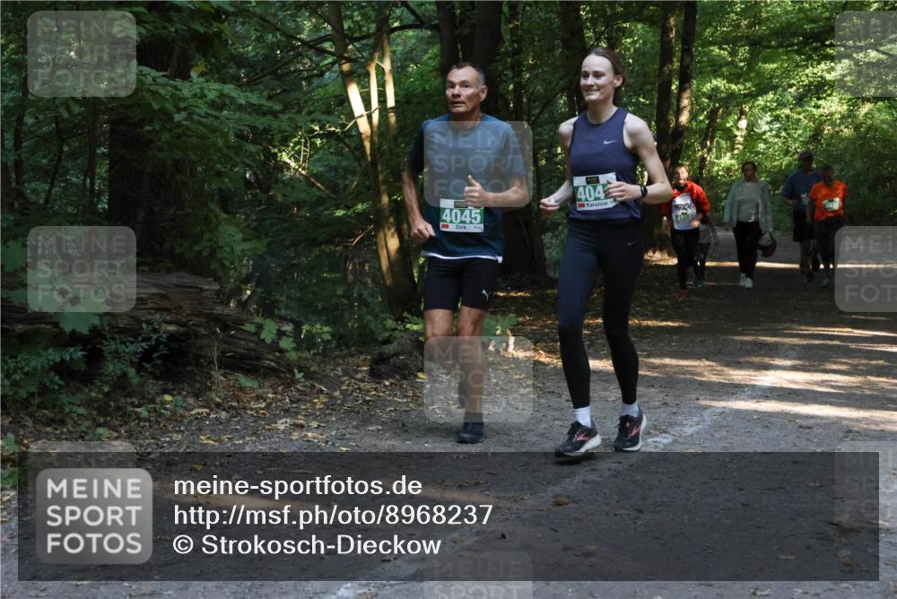 28.09.2025 - 33. Volkslauf durch das schöne Alstertal Strokosch-Dieckow http://msf.ph/oto/8968237 28.09.2025 10:55:31 Laufen 4045, 404, 032 meine-sportfotos.de
