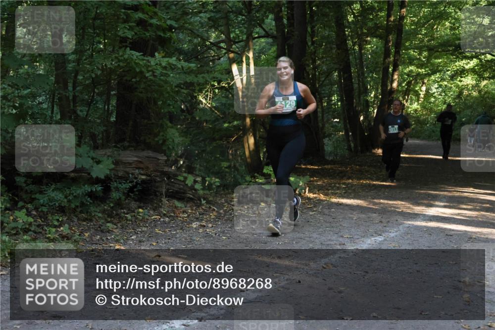 28.09.2025 - 33. Volkslauf durch das schöne Alstertal Strokosch-Dieckow http://msf.ph/oto/8968268 28.09.2025 10:55:50 Laufen 129, 4013 meine-sportfotos.de