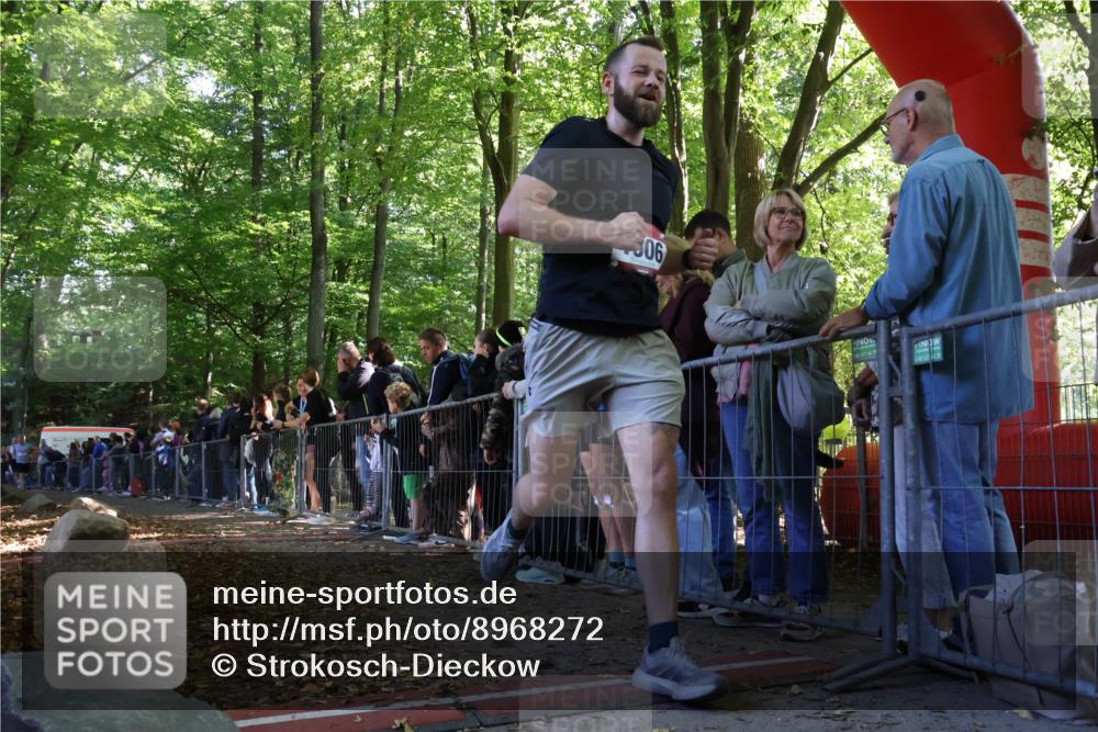 28.09.2025 - 33. Volkslauf durch das schöne Alstertal Strokosch-Dieckow http://msf.ph/oto/8968272 28.09.2025 11:48:53 Ziel 1588, 1606, 1789, 2241 meine-sportfotos.de